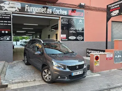 Usado Peugeot 2008 Signature Sky 82 CV (60 kW) 2019 Gris / plata SUV