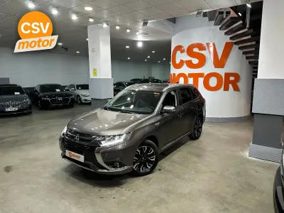 Usado Mitsubishi Outlander P-HEV Motion 203 CV (149 kW) 2018 Otro Utilitario