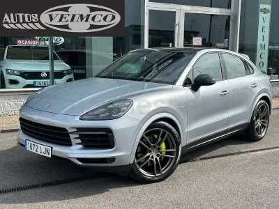 Usado Porsche Cayenne 462 CV (339 kW) 2020 Gris / plata SUV