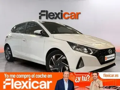Usado Hyundai i20 100 CV (73 kW) 2022 Blanco Utilitario