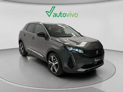 Usado Peugeot 3008 GT 130 CV (95 kW) 2023 Gris / plata SUV