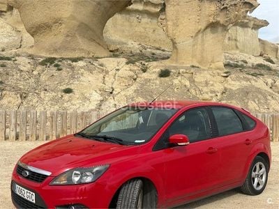 Rojo Usado 2010 Ford Focus Trend Berlina | 4800 € (Precio justo)