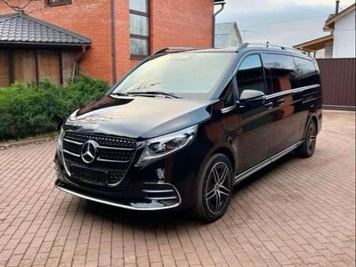 Usado Mercedes V300 Avantgarde 239 CV (175 kW) 2024 Negro Monovolumen