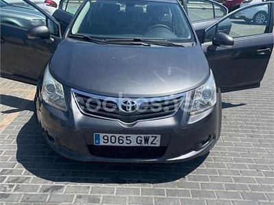 Usado Toyota Avensis Advance 126 CV (92 kW) 2010 Gris / plata Berlina