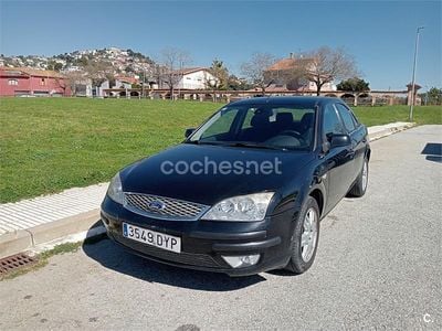 Usado Ford Mondeo Sport 130 CV (95 kW) 2006 Negro Berlina