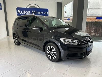 Usado VW Touran Advance 150 CV (110 kW) 2022 Negro Monovolumen