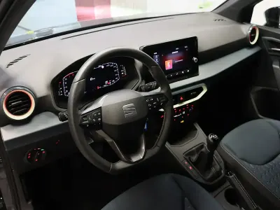 Usado Seat Arona Style Plus 115 CV (84 kW) 2026 Gris SUV