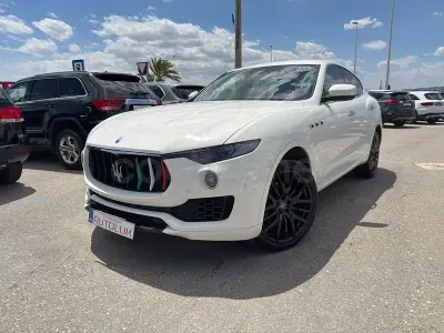 Usado Maserati Levante 275 CV (202 kW) 2018 Blanco SUV
