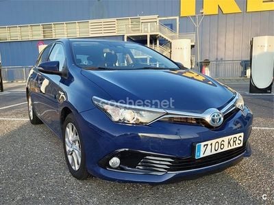 Usado Toyota Auris Hybrid Active 136 CV (100 kW) 2018 Azul Berlina