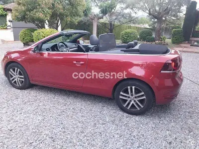 Usado VW Golf Cabriolet 160 CV (117 kW) 2013 Rojo Descapotable