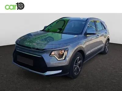Usado Kia Niro 129 CV (94 kW) 2025 Gris / plata SUV