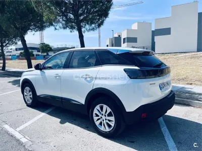 Usado Peugeot 3008 Active 130 CV (95 kW) 2022 Blanco SUV