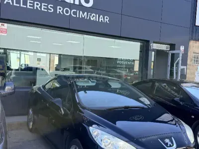 Usado Peugeot 308 CC Active 163 CV (119 kW) 2012 Negro Descapotable