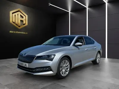 Usado Skoda Superb Style 218 CV (160 kW) 2021 Gris