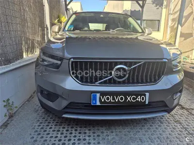 Käytetty Volvo XC40 R-Design 211 HP (155 kW) 2021 Harmaa Katumaasturi