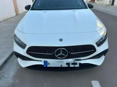 Usado Mercedes A180 136 CV (100 kW) 2024 Blanco Berlina