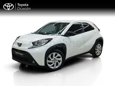 Usado Toyota Aygo X Play 72 CV (52 kW) 2025 Blanco SUV