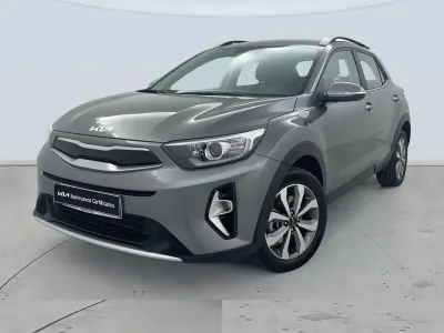 Usado Kia Stonic 79 CV (58 kW) 2024 Gris SUV