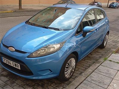 Usado Ford Fiesta Trend 82 CV (60 kW) 2010 Azul Utilitario
