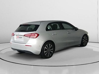 Usado Mercedes A180 116 CV (85 kW) 2021 Gris Berlina