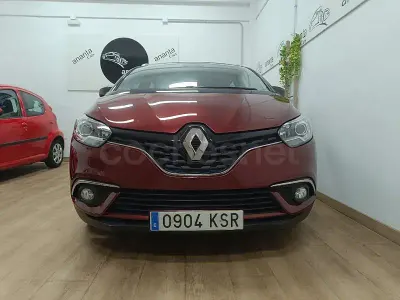 Begagnad Renault Grand Scénic IV LIMITED 140 HK (102 kW) 2018 Röd Minibuss