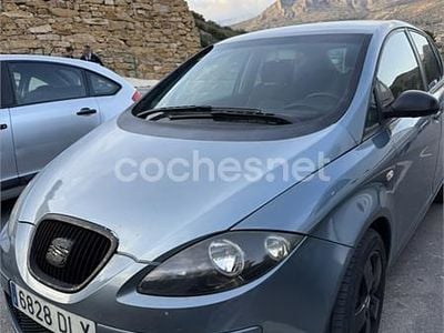 Usado Seat Altea Reference 102 CV (75 kW) 2005 Azul Monovolumen