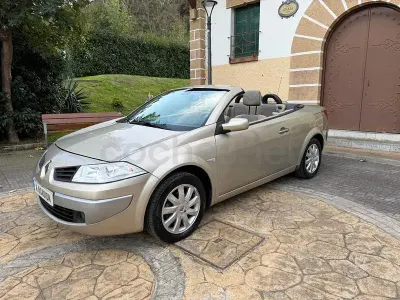 Usado Renault Mégane Cabriolet Privilege 150 CV (110 kW) 2007 Beige Descapotable