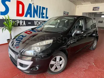 Usado Renault Scénic 105 CV (77 kW) 2010 Negro Monovolumen