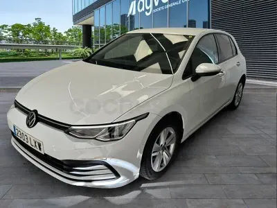 Usado VW Golf VIII Life 110 CV (80 kW) 2022 Blanco Berlina