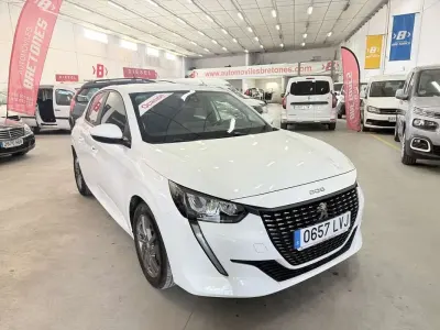 Usado Peugeot 208 Active 102 CV (75 kW) 2021 Blanco Utilitario