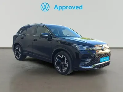 Usado VW Tiguan R-line 150 CV (110 kW) 2025 Negro SUV