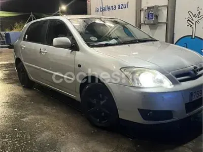 Usado Toyota Corolla Sol 90 CV (66 kW) 2005 Gris / plata Berlina