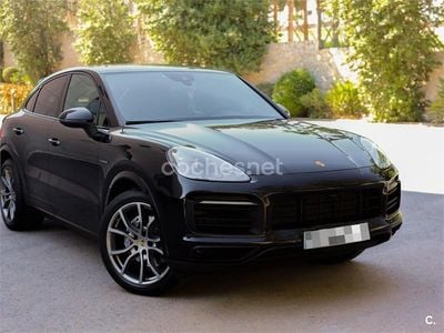 Negro Usado 2021 Porsche Cayenne Coupe Coupe | 71.000 €