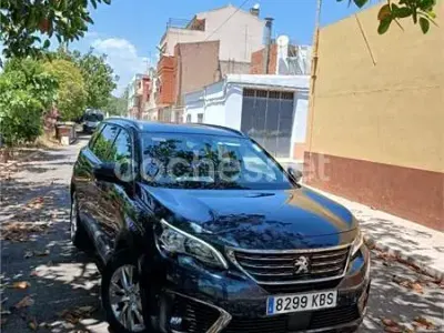 Usado Peugeot 5008 Active 120 CV (88 kW) 2018 Azul SUV