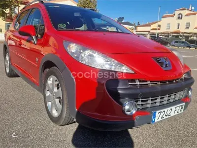 Usado Peugeot 207 Outdoor Outdoor 120 CV (88 kW) 2008 Rojo Familiar