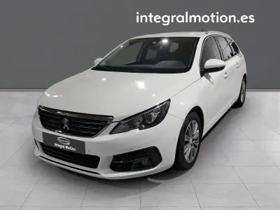 Usado Peugeot 308 SW Allure 130 CV (95 kW) 2021 Blanco Familiar