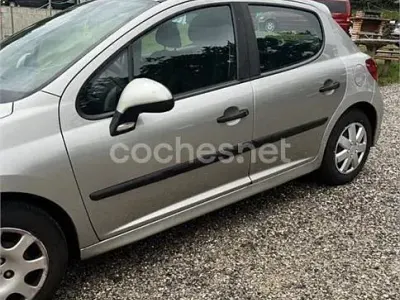Usado Peugeot 207 75 CV (55 kW) 2008 Gris / plata Berlina