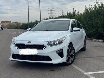 Używany Kia Ceed 115 KM (84 kW) 2019 Biały Hatchback