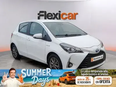 Usado Toyota Yaris Active 100 CV (73 kW) 2018 Blanco