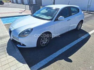 Usado Alfa Romeo Giulietta Super 120 CV (88 kW) 2019 Blanco Utilitario