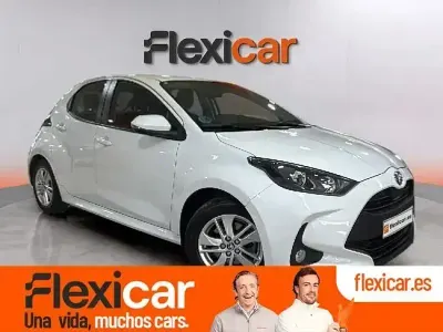 Usado Toyota Yaris Active 116 CV (85 kW) 2022 Blanco Utilitario