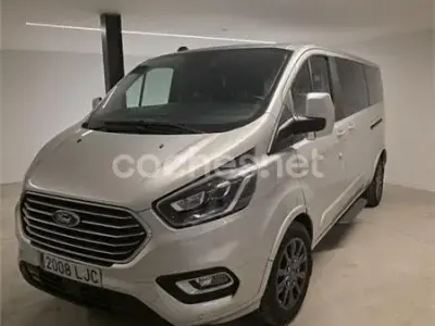 Usado Ford Tourneo Custom Titanium X 150 CV (110 kW) 2021 Gris / plata Van