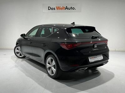 Negro Nuevo 2025 Seat Leon FR | 32.900 € (Caro)