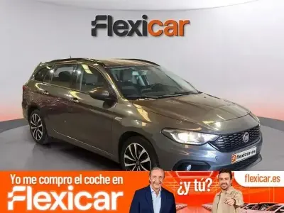 Usado Fiat Tipo Lounge 95 CV (69 kW) 2018 Gris Familiar