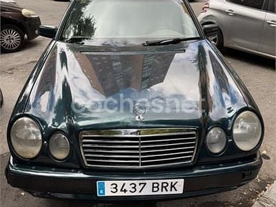Verde Usado 1997 Mercedes E280 Elegance Familiar | 3250 €