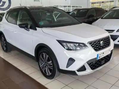 Usado Seat Arona 116 CV (85 kW) 2025 Blanco SUV