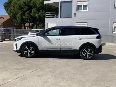 Usado Peugeot 5008 GT 130 CV (95 kW) 2021 Blanco SUV