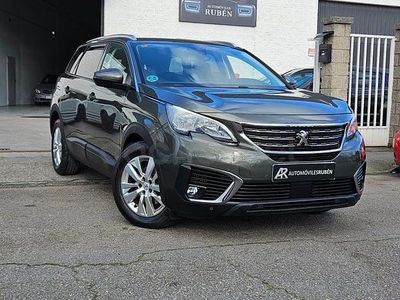 Usado Peugeot 5008 Active 120 CV (88 kW) 2017 Gris / plata SUV