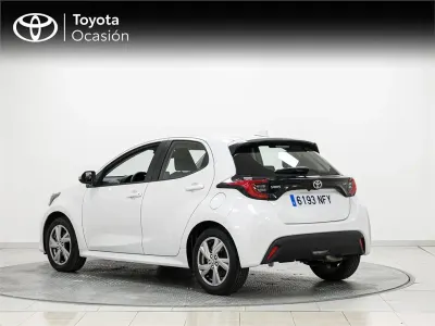 Usado Toyota Yaris Hybrid Active 116 CV (85 kW) 2025 Blanco