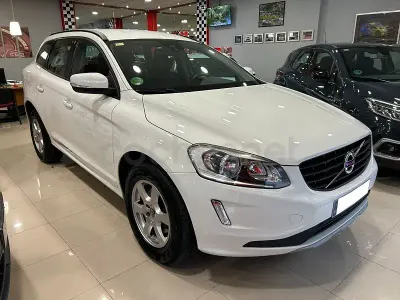 Usado Volvo XC60 Momentum 150 CV (110 kW) 2016 Blanco SUV